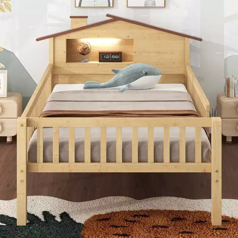 Lit plateforme en bois double/grand avec tête de lit en forme de maison et lumière LED