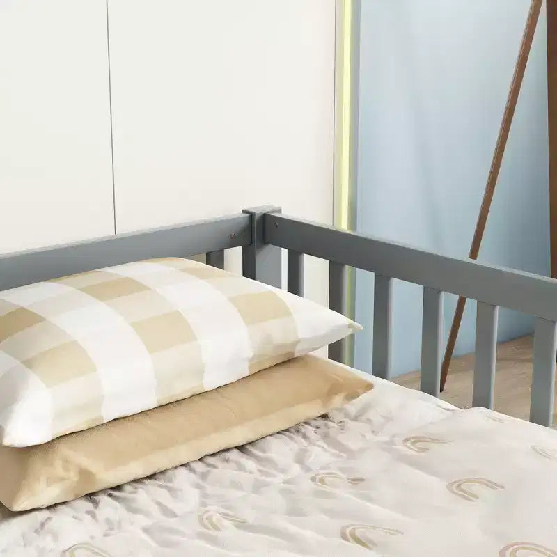 Lit de plancher double avec barrière de sécurité, lit plateforme en bois