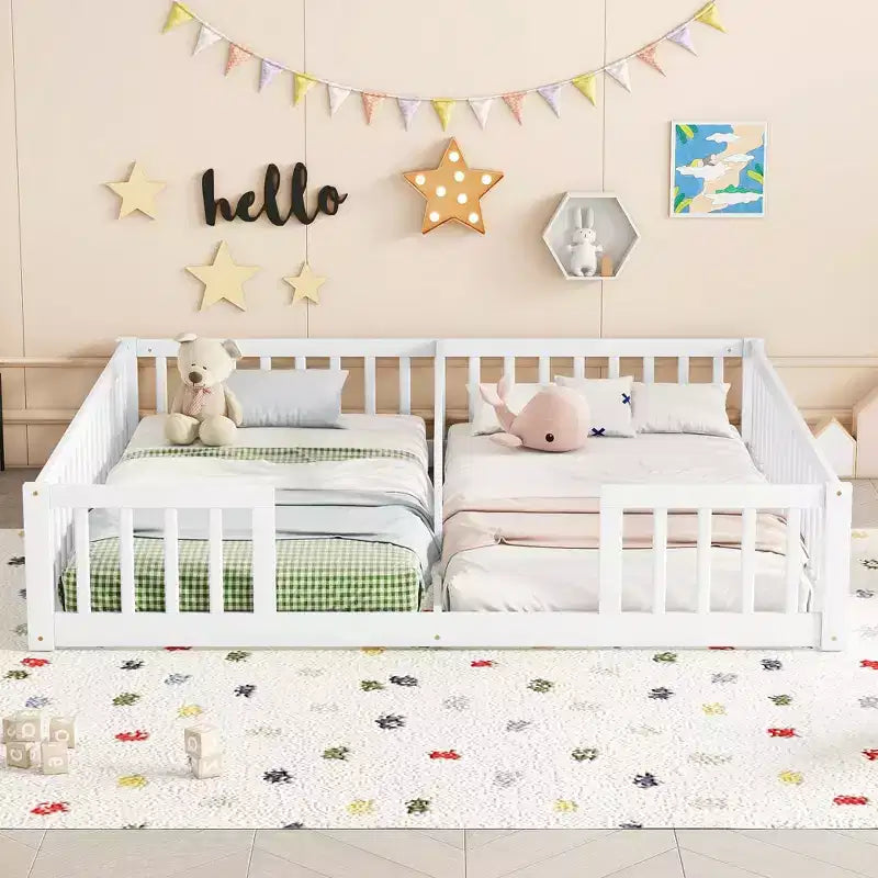 Lit de plancher double avec barrière de sécurité, lit plateforme en bois