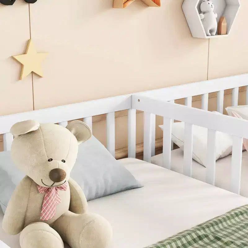 Lit de plancher double avec barrière de sécurité, lit plateforme en bois