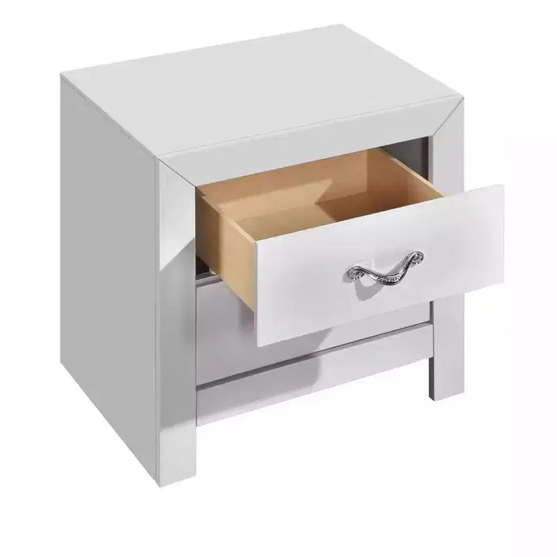 Table de chevet blanche étincelante à 2 tiroirs de 61 cm de large